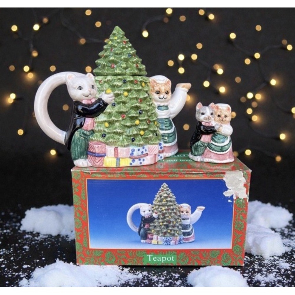 VTG Caffco Well Manored Cats‎ Christmas Tree Teapot + Bonus Salt Shaker With Box